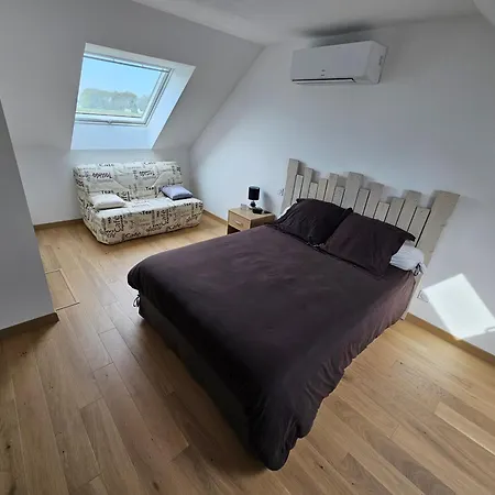 Проживание в семье Circuit Du Mans Jacques Brel Guecelard